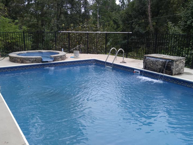 Heated Vinyl Pool With Spill Over Spa In Vestavia Hills, Al